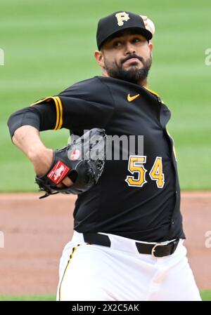 Pittsburgh, Usa. April 2024. Pittsburgh Pirates Pitcher Martín Pérez (54) startet gegen die Boston Red Sox im PNC Park am Sonntag, den 21. April 2024 in Pittsburgh. Foto: Archie Carpenter/UPI Credit: UPI/Alamy Live News Stockfoto