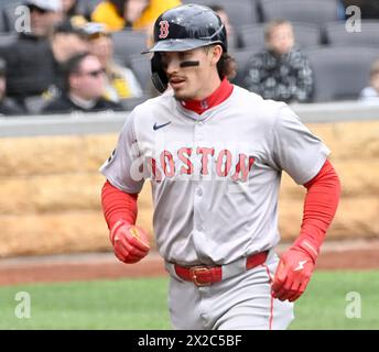 Pittsburgh, Usa. April 2024. Der Boston Red Sox Outfield Jarren Duran (16) erzielte im dritten Inning gegen die Pittsburgh Pirates im PNC Park am Sonntag, den 21. April 2024 in Pittsburgh. Foto: Archie Carpenter/UPI Credit: UPI/Alamy Live News Stockfoto