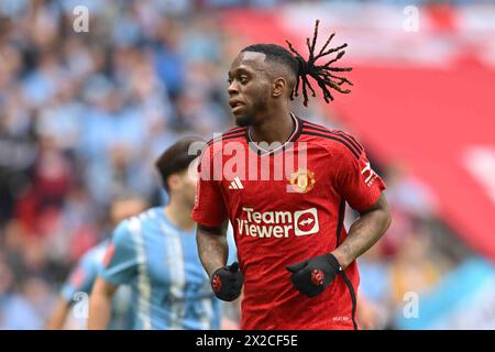 Wembley Stadium, London am Sonntag, den 21. April 2024. Aaron Wan Bissaka (29 Manchester United) während des FA Cup Halbfinalspiels zwischen Coventry City und Manchester City im Wembley Stadium, London am Sonntag, den 21. April 2024. (Foto: Kevin Hodgson | MI News) Credit: MI News & Sport /Alamy Live News Stockfoto