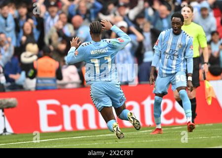 Wembley Stadium, London am Sonntag, den 21. April 2024. Haji Wright (11 Coventry City) während des FA Cup Halbfinalspiels zwischen Coventry City und Manchester City im Wembley Stadium, London am Sonntag, den 21. April 2024. (Foto: Kevin Hodgson | MI News) Credit: MI News & Sport /Alamy Live News Stockfoto