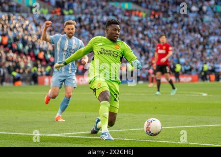 London, Großbritannien. April 2024. Andre Onana von man United im Halbfinale des FA Cup zwischen Coventry City und Manchester United im Wembley Stadium in London. (Richard Callis/SPP) Credit: SPP Sport Press Photo. /Alamy Live News Stockfoto