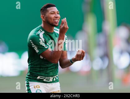 São Paulo, SP, Brasilien - 21. April 2024 Fußball / Palmeiras x Flamengo RJ - Rony, während des Spiels zwischen Palmeiras und Flamengo, gültig für die 3. Runde der brasilianischen Meisterschaft 2024, die am heutigen Sonntagnachmittag (21) im Allianz Parque ausgetragen wird. Kredit; Vilmar Bannach/Alamy News. Stockfoto