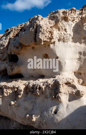 Älteste Felsen der Kanarischen Inseln im Höhlennetzwerk in der Stadt Ajuy, nördlich von Pajara, besteht geologisches Wunder aus sedimentären Substraten, die in der Tiefe o gebildet werden Stockfoto