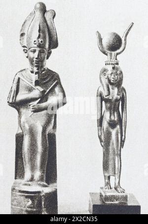 Altägyptische Figuren von Osiris und Isis aus dem 1. Jahrtausend v. Chr. Foto aus der Mitte des 20. Jahrhunderts. Stockfoto