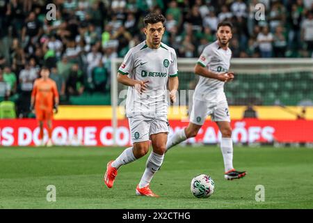 Lissabon, Portugal . April 2024. Lissabon, Portugal, 21. April 2024: Pedro Goncalves (8 Sporting CP) in Aktion während des Liga Portugal Betclic-Spiels zwischen Sporting CP und Vitoria SC - Estadio Jose Alvalade, Lissabon, Portugal (João Bravo /SPP) Credit: SPP Sport Press Photo. /Alamy Live News Stockfoto