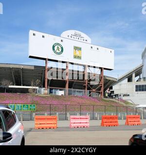 Willkommensschild im Oakland Alameda County Coliseum und im Ricky Henderson Field, Heimstadion des Major League Baseball Oakland als Team; Oakland, Kalifornien. Stockfoto