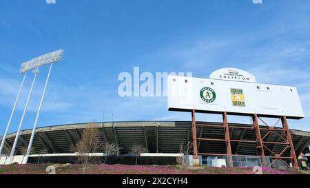 Willkommensschild im Oakland Alameda County Coliseum und im Ricky Henderson Field, Heimstadion des Major League Baseball Oakland als Team; Oakland, Kalifornien. Stockfoto