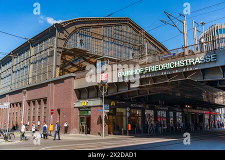 Bahnhof Friedrichstraße in Berlin, Deutschland Stockfoto