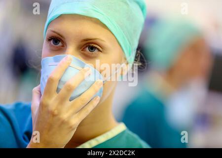 Chirurg, Chirurgie, Operationssaal, Onkologikoa Hospital, Onkologisches Institut, Fallzentrum für Prävention, Diagnose und Behandlung von Krebs, Donostia, S. Stockfoto