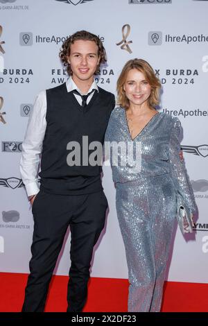 Gala - Felix Burda Award Jahvis Rahmoune und Tina Ruland bei der Felix Burda Award Gala im Hotel Adlon Kempinskil am 21.04.2024 in Berlin. *** Gala Felix Burda Award Jahvis Rahmoune und Tina Ruland bei der Felix Burda Award Gala im Hotel Adlon Kempinskil am 21 04 2024 in Berlin Copyright: XEventpressxKochanx Stockfoto