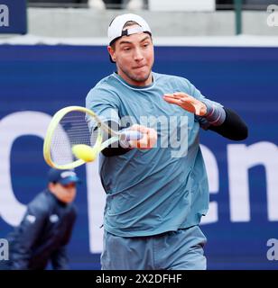 München, Deutschland. April 2024. Jan-Lennard Struff trifft beim Tennisturnier der BMW Open 2024 in München am 21. April 2024 im Finale der Männer zwischen Taylor Fritz aus den Vereinigten Staaten und Jan-Lennard Struff aus Deutschland. Quelle: Philippe Ruiz/Xinhua/Alamy Live News Stockfoto