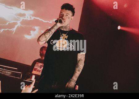 Kopenhagen, Dänemark. April 2024. Der amerikanische Rapper Brennan Savage gibt ein Live-Konzert im Pumpehuset in Kopenhagen. (Foto: Gonzales Photo/Alamy Live News Stockfoto