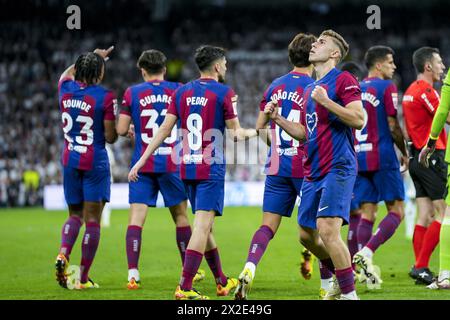 Fermin Lopez vom FC Barcelona feiert am 21. April 2024 im Santiago Bernabeu Stadion in Madrid ein Tor 1-2 während des Fußballspiels der spanischen Meisterschaft La Liga zwischen Real Madrid und FC Barcelona Stockfoto