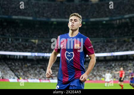 Fermin Lopez vom FC Barcelona feiert am 21. April 2024 im Santiago Bernabeu Stadion in Madrid ein Tor 1-2 während des Fußballspiels der spanischen Meisterschaft La Liga zwischen Real Madrid und FC Barcelona Stockfoto