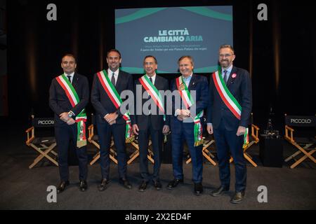 I sindaci Stefano Lo Russo, Mario Conte Giuseppe Sala Luigi Brugnaro e Matteo Lepore partecipano all'incontro 'Le città cambiano Arie. IL patto dei Sindaci per una Pianura Padana che respiri“, in Occasione della giornata della terra - Mailand - Lunedì 22. April 2024 (Foto Claudio Furlan/Lapresse) Bürgermeister Stefano Lo Russo, Mario Conte Giuseppe Sala Luigi Brugnaro und Matteo Lepore nehmen an der Tagung „Cities Change Air“ Teil. The Covenant of Mayors for a Po Valley that Breathes,“ anlässlich des Tages der Erde in Mailand – Montag, 22. April 2024 (Foto Claudio Furlan/Lapresse) Stockfoto