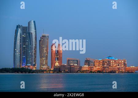 Geografie / Reise, Vereinigte Arabische Emirate, Abu Dhabi, Skyline von Abu Dhabi City, ADDITIONAL-RIGHTS-CLEARANCE-INFO-NOT-AVAILABLE Stockfoto