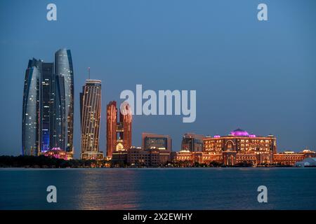 Geografie / Reise, Vereinigte Arabische Emirate, Abu Dhabi, Skyline von Abu Dhabi City, ADDITIONAL-RIGHTS-CLEARANCE-INFO-NOT-AVAILABLE Stockfoto