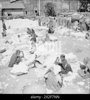 Cecil Beatons Fotografien aus Indien, Birma und China zwischen Dezember 1943 und August 1944, die Landschaften, Menschen und das tägliche Leben darstellen. Stockfoto