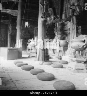 Schwarzweißfoto von Cecil Beaton aus dem Jahr 1943-1944, das Indien, Birma und China zeigt und kulturelle Ereignisse, Architektur, Landschaften und das tägliche Leben. Stockfoto