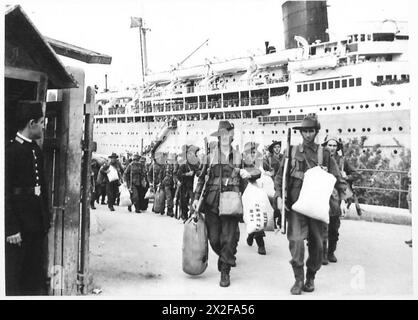 DAS ZWEITE KONTINGENT DER ZWEITEN AUSTRALISCHEN KAISERLICHEN STREITMACHT TRIFFT IN ÄGYPTEN EIN: H.M.S. ETTRICK: KANTARA – das Schiff wird zur Britischen Armee befördert Stockfoto