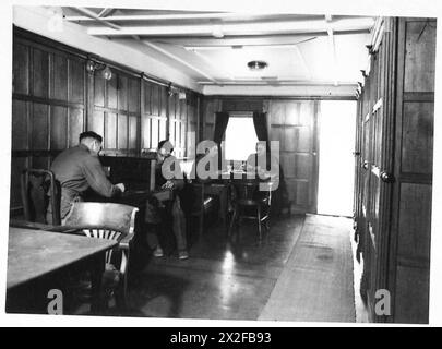 NIL VERLÄSST DAS BOOT FÜR „ANDERE RÄNGE“ DES ROYAL CORPS OF SIGNALS - Eine Ecke des Schreibraums der British Army Stockfoto