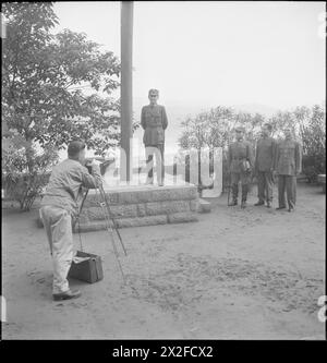 Schwarzweiß-Negativfoto von Cecil Beaton von seiner Reise durch Indien, Birma und China von 1943 bis 1944, in dem lokale Szenen und Menschen dargestellt werden. Stockfoto