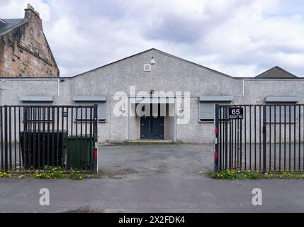 Glasgow, Schottland, Großbritannien. April 2024. Außenansicht des Al-Mahdi Islamic Centre of Glasgow in Govanhill auf der Südseite von Glasgow. Im Exil lebende iranische Dissidenten vermuten, dass das Islamische Zentrum zu einer unbefugten Basis für das Teheran-Regime in Schottland geworden ist. Die schottische Regierung hat Berichten zufolge fast £400 gespendet, 000 an die schottische Regierung wurden Zuschüsse an die Al-Mahdi Foundation gezahlt, die an diesem Standort ansässig ist. Iain Masterton/Alamy Live News Stockfoto