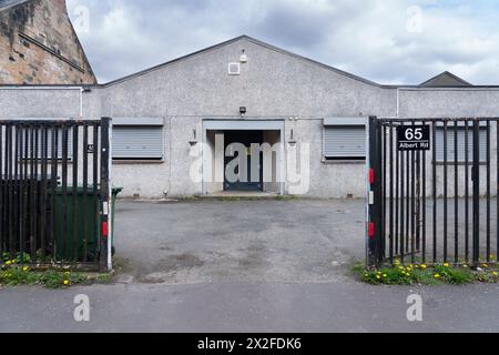 Glasgow, Schottland, Großbritannien. April 2024. Außenansicht des Al-Mahdi Islamic Centre of Glasgow in Govanhill auf der Südseite von Glasgow. Im Exil lebende iranische Dissidenten vermuten, dass das Islamische Zentrum zu einer unbefugten Basis für das Teheran-Regime in Schottland geworden ist. Die schottische Regierung hat Berichten zufolge fast £400 gespendet, 000 an die schottische Regierung wurden Zuschüsse an die Al-Mahdi Foundation gezahlt, die an diesem Standort ansässig ist. Iain Masterton/Alamy Live News Stockfoto