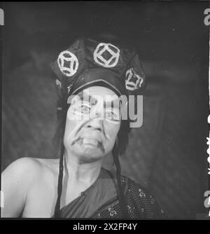 Ein Schwarzweiß-Foto wurde 1943-1944 von Cecil Beaton während seiner Reise durch Indien, Burma und China aufgenommen. Stockfoto