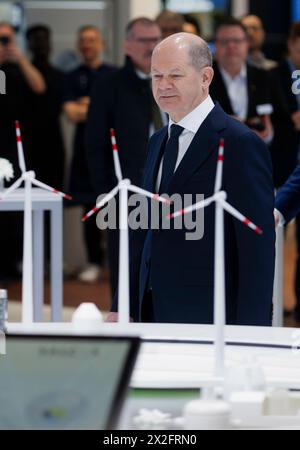 Hannover, Deutschland. April 2024. OLAF Scholz (SPD), Bundeskanzler, auf der Hannover Messe Hannover, 22.04.2024.hier bei der Salzgitter Gesellschaft Credit: dpa/Alamy Live News Stockfoto