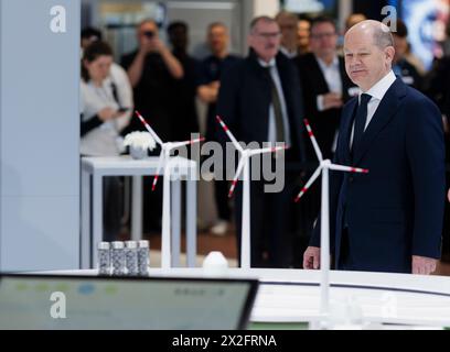Hannover, Deutschland. April 2024. OLAF Scholz (SPD), Bundeskanzler, auf der Hannover Messe Hannover, 22.04.2024.hier bei der Salzgitter Gesellschaft Credit: dpa/Alamy Live News Stockfoto