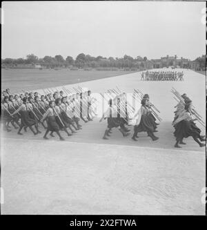 Cecil Beaton machte während seiner Tour von 1943 bis 1944 Schwarzweiß-Fotos von Landschaften, Menschen und Gebäuden in Indien, Burma und China. Stockfoto