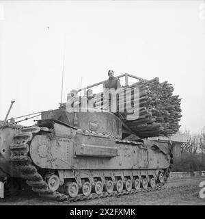 DIE BRITISCHE ARMEE IN ITALIEN 1944 – Churchill AVRE mit Fascine, 19. Dezember 1944 Stockfoto