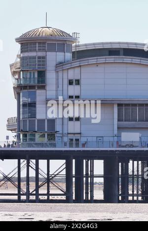 Weston Super Mare, Somerset, Großbritannien. April 2024. In und um den Grand Pier. Hinweis: Nidpor/Alamy Live News Stockfoto