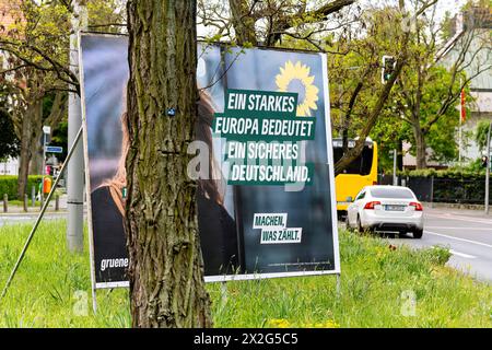 2024-04-22,Berlin,Europawahl,vom 6. bis 9. Juni 2024 wählen Sie die Bürgerinnen und Bürger der Europäischen Union EU zum zehnten Mal das Europäische Parlament. In Deutschland wird am Sonntag, 9. Juni 2024 gewählt.ein Plakat der Partei Bündnis 90 Grüne mit Terry Reintke *** 2024 04 22,Berlin,Europawahlen,vom 6. Bis 9. Juni 2024 wählen die Bürger der Europäischen Union zum zehnten Mal das Europäische Parlament in Deutschland, Wahlen finden am Sonntag, 9. Juni, statt. 2024 Ein Poster der Bündnis 90 Grüne mit Terry Reintke Stockfoto