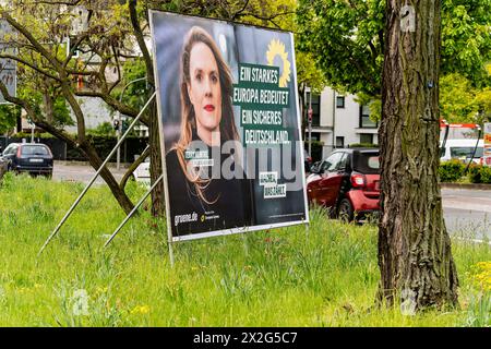 2024-04-22,Berlin,Europawahl,vom 6. bis 9. Juni 2024 wählen Sie die Bürgerinnen und Bürger der Europäischen Union EU zum zehnten Mal das Europäische Parlament. In Deutschland wird am Sonntag, 9. Juni 2024 gewählt.ein Plakat der Partei Bündnis 90 Grüne mit Terry Reintke *** 2024 04 22,Berlin,Europawahlen,vom 6. Bis 9. Juni 2024 wählen die Bürger der Europäischen Union zum zehnten Mal das Europäische Parlament in Deutschland, Wahlen finden am Sonntag, 9. Juni, statt. 2024 Ein Poster der Bündnis 90 Grüne mit Terry Reintke Stockfoto