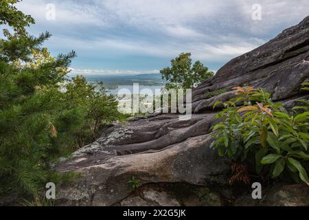 Blick auf den Weiss Lake vom Cheyene Rock Village Park in der Nähe von Leesburg, Alabama Stockfoto