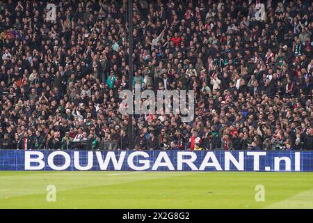 Rotterdam, Niederlande. April 2024. ROTTERDAM, NIEDERLANDE - 21. APRIL: Bouwgarant Werbespot Boarding während des TOTO KNVB Cup Endspiels zwischen Feyenoord und NEC im Stadion Feyenoord am 21. April 2024 in Rotterdam, Niederlande. (Foto von Joris Verwijst/Orange Pictures) Credit: Orange Pics BV/Alamy Live News Stockfoto