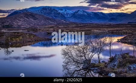 Sonnenuntergang am Rannoch Moor in den Highlands Schottlands. Stockfoto