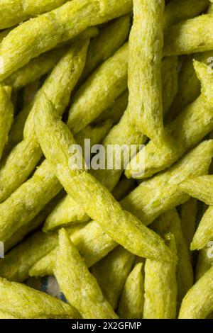 Gebratene Snap Pea Chips mit Meersalz Stockfoto