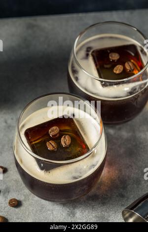 Boozy Mexican Cold Brew Carajillo Cocktail mit Kaffee und Vodka Stockfoto