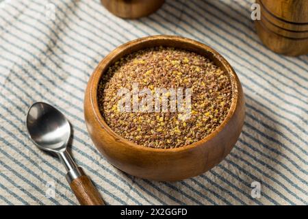 Bio Brown Dry Ground Flachs Samen in einer Schüssel Stockfoto