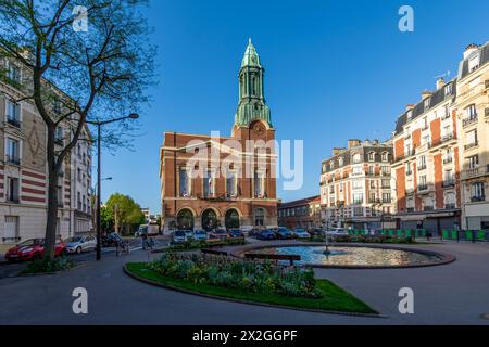 Außenansicht des Rathauses von Bois-Colombes, einer Stadt des französischen Departements Hauts-de-seine, in der Region Ile-de-France, nordwestlich von Paris Stockfoto