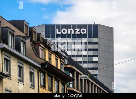 Basel, Schweiz - 20. April 2024: Die Lonza Group ist ein Schweizer multinationales Chemie- und Biotechnologieunternehmen mit Sitz in Basel Stockfoto