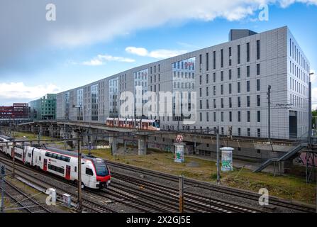 Basel, Schweiz - architektonischer Komplex des Jacob Burckhardt Hauses in Basel, ein modernes Gebäude, in dem wichtige globale Unternehmen und Institutionen untergebracht sind Stockfoto