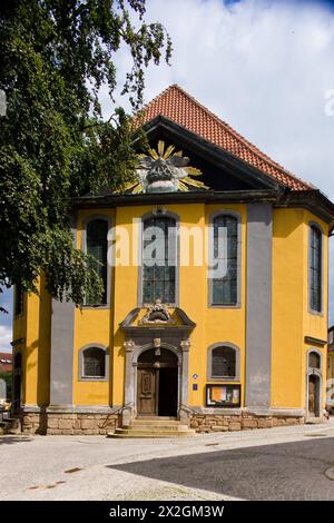 Suhler Innenstadt die evangelisch-lutherische Kirche St. Marien in Suhl in Thüringen wurde als ältestes Gotteshaus der Stadt zwischen 1487 und 1491 errichtet. Sie werden auch als Hauptkirche bezeichnet. Suhl . Thüringen Deutschland *** Stadtzentrum Suhls Evangelisch-Lutherische Kirche St. Maria in Suhl in Thüringen wurde zwischen 1487 und 1491 als älteste Kirche der Stadt erbaut und ist daher auch als Hauptkirche Suhl Thüringen bekannt Stockfoto