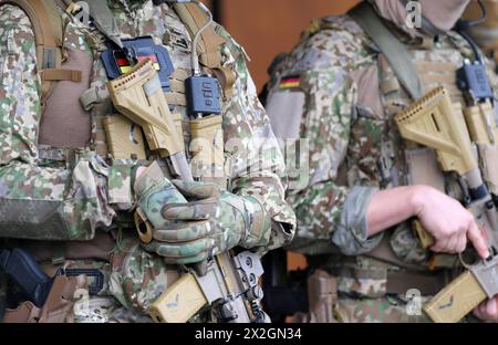 Ein Kommandotrupp des Kommandos Spezialkräfte KSK. Symbolbild. Bundeskanzler Olaf Scholz besucht das Kommando Spezialkräfte KSK am 05. März 2024 in Calw. Calw Baden-Württemberg Deutschland *** Eine Kommandoeinheit des Sondereinsatzkommandos KSK Symbolbild Bundeskanzler Olaf Scholz besucht das Sondereinsatzkommando KSK am 05. März 2024 in Calw Calw Baden-Württemberg Deutschland Stockfoto