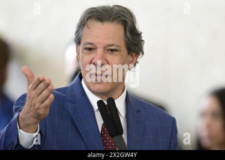 Brasilia, Brasilien. April 2024. DF - BRASILIA - 04/22/2024 - BRASILIA, EINFÜHRUNGSZEREMONIE DES ACREDITA-PROGRAMMS - Finanzminister Fernando Haddad, während der Einführungszeremonie des Believe-Programms am Montag, den 22. April. Foto: Mateus Bonomi/AGIF Credit: AGIF/Alamy Live News Stockfoto