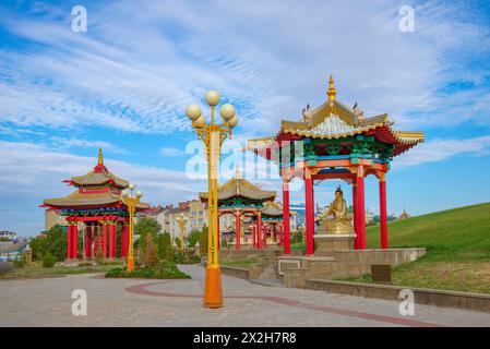 ELISTA, RUSSLAND – 21. SEPTEMBER 2021: Auf dem Territorium des buddhistischen Tempels „Goldene Wohnstätte des Buddha Shakyamuni“. Elista, Kalmykia Stockfoto