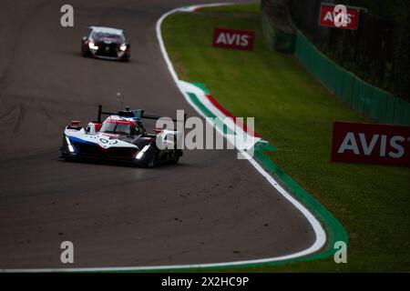 20 VAN DER LINDE Sheldon (zaf), FRIJNS Robin (nld), RAST Rene (ger), BMW M Team WRT, BMW Hybrid V8 #20, Hypercar, Action während der 6 Stunden von Imola 2024, 2. Runde der FIA Langstrecken-Weltmeisterschaft 2024, vom 18. Bis 21. April, 2024 auf dem Autodromo Internazionale Enzo e Dino Ferrari in Imola, Italien Stockfoto